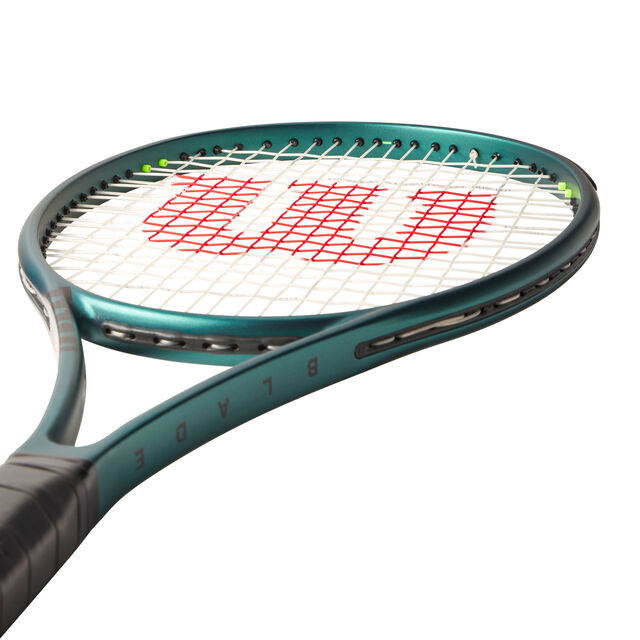 Wilson Blade 98 16x19 V9 Tennis Racket