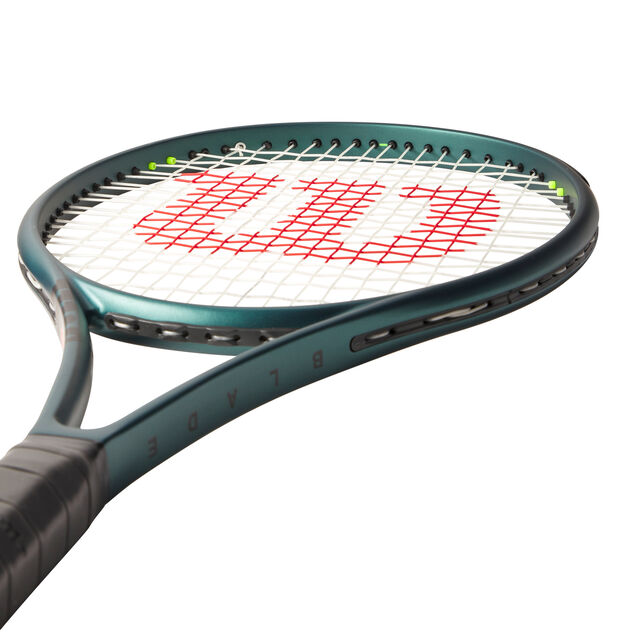 Wilson Blade 100UL V9 Tennis Racket